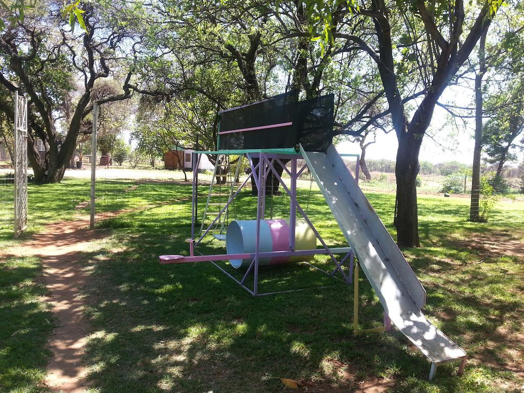 Black Swan Guest House Boshoek Екстериор снимка