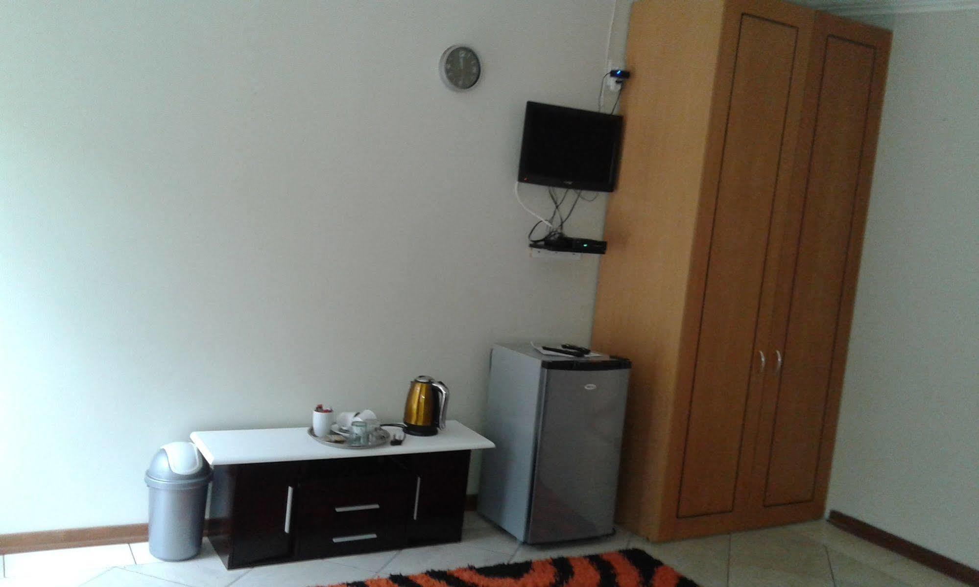 Black Swan Guest House Boshoek Екстериор снимка